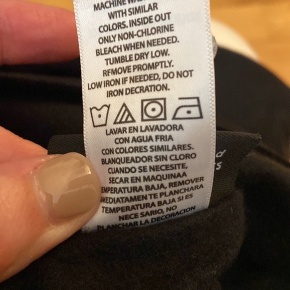 FRIENDS The Television Series sweatshirt with unfinished hem, size 2X, NWOT - Picture 6 of 6